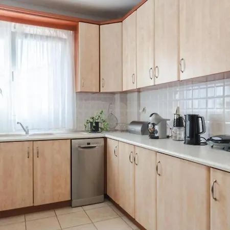 Rea أرغوستولي