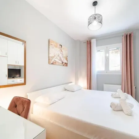 Rea أرغوستولي